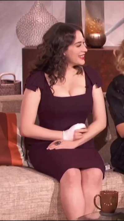 Kat Dennings (The Queen Latifah Show)