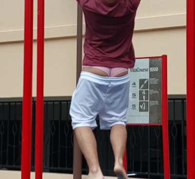  My fren said i was too weak and fem to do a pullup and i wanted to prove him wrong :S did i prove my point? 