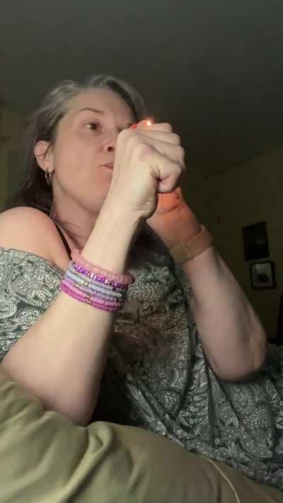 Ok I don’t know what this is ? Or supposed to be used for but it makes huge hits im high af.