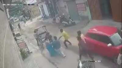 Purse snatcher faces instant street justice