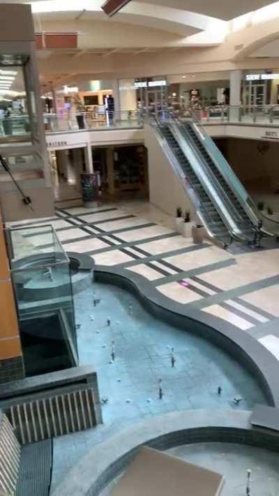 Mission Viejo Mall absolutely empty