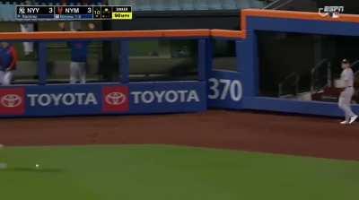 [Highlight] Brandon Nimmo walks off the Yankees in the 10th!