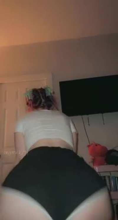 Cum spend New Years with me 😽