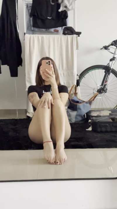 Feet on top, feet on bottom, feet everywhere. Pick your poison :)