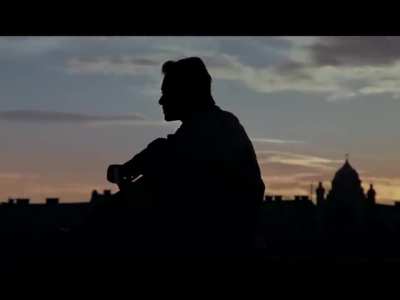 Hariharan sounds so beautiful in this song. My favourite song in this amazing album.