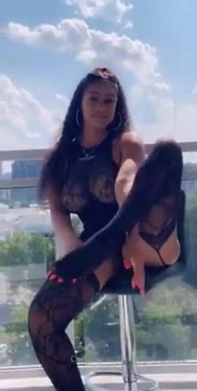 ALL POST REQUIRE THE NSFW TAG 👌🏾