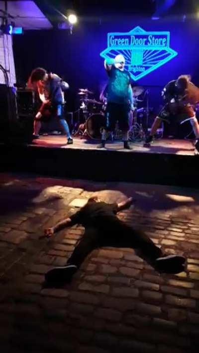 OPEN THIS FUCKING PIT \m/