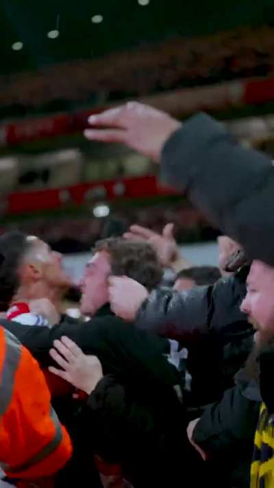 @Arsenal on Twitter: Foot up on the gas ⛽️ 