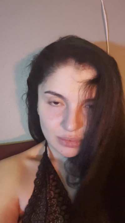 Comment y if you want my nudes sent to you, first 45 only now