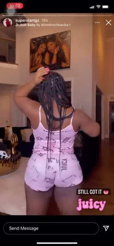 One of the Taylor girlz