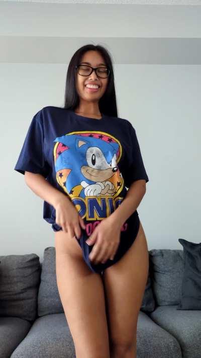 I wanna be your thiccy gamer girl gf!