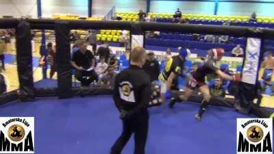 Dude makes a comeback with a sudden KO