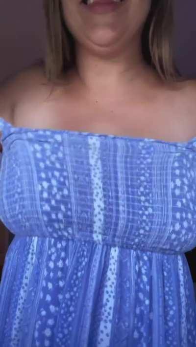Braless in a summer dress 🥰 35F