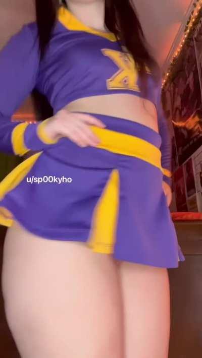 waiting for u to come hit it from the back😛 [stba]