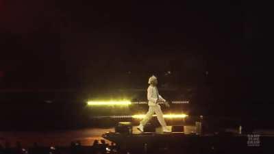 They're singing for their life 💀