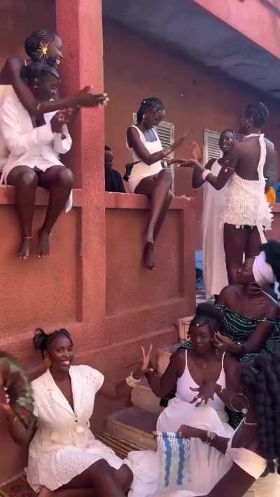This right here is the reminder: African women have always been beauty, grace, and royalty 👑