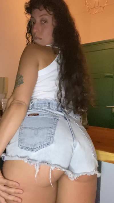 This jeans make my ass cute