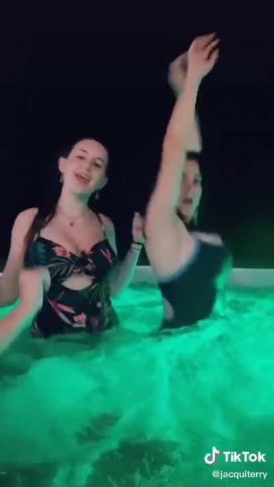 Rocking that one piece