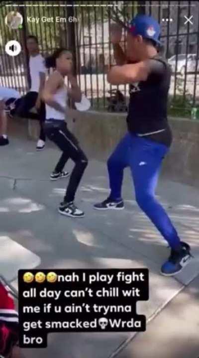 Nah kayflock is mad frail🤣🤣🤣🤣and son in the blue is a sweat wtf🤣🤣🤣🤣