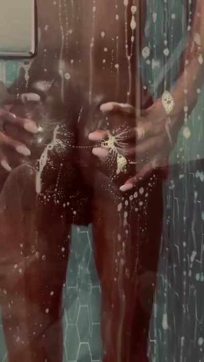 Shower Tease 🤎
