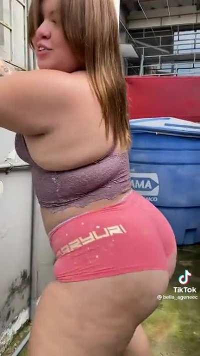 Shorty got cake 🎂