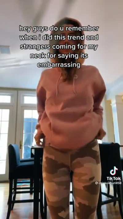 8/10 cute girl gives us a quick peak