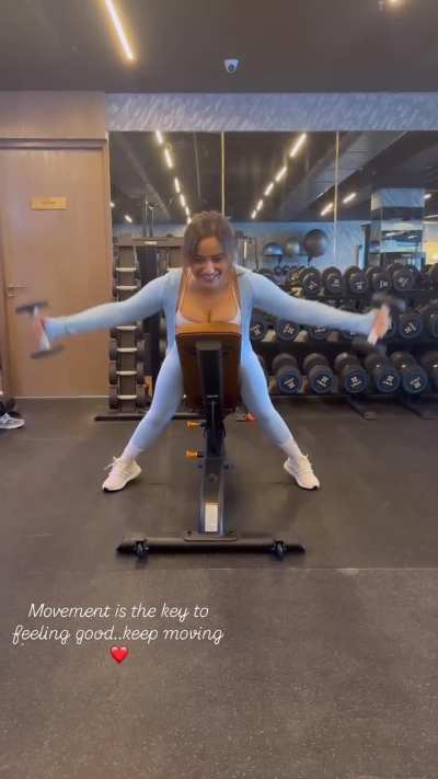 Bench press ❌ , Boobs press ✅