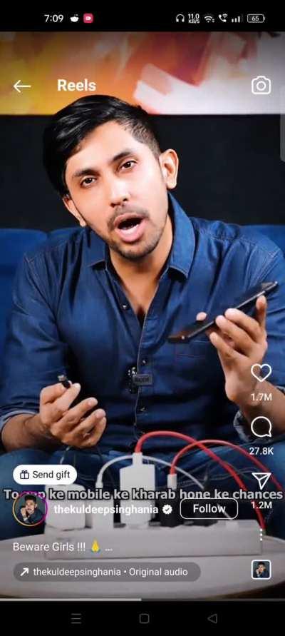 This guy has 2.2 M followers 🤡