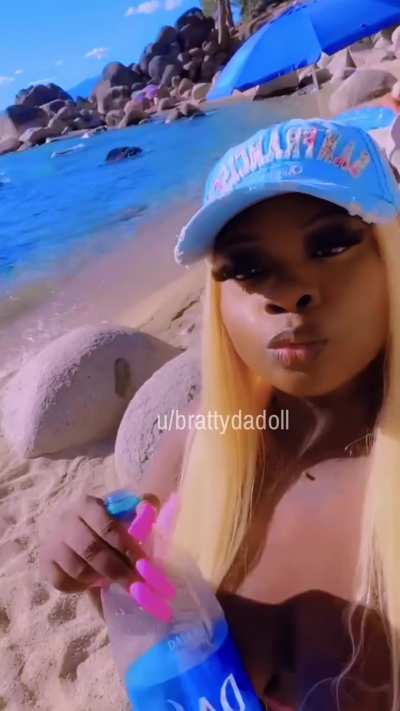 say yes if you would fuck me in public 