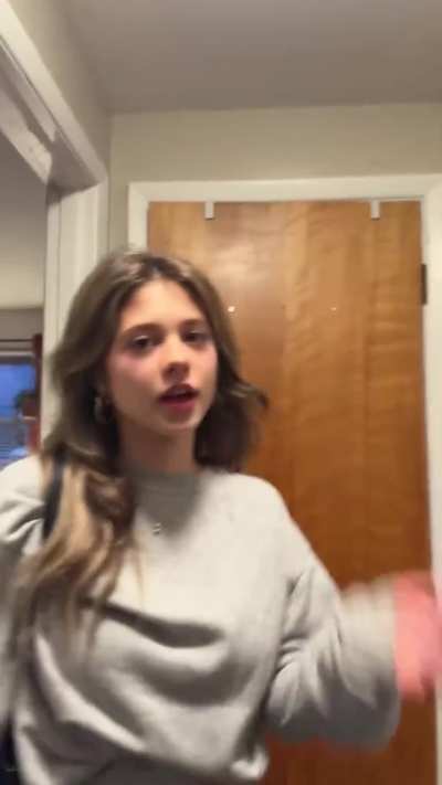 Those facial expressions turn me on. I want her so bad!