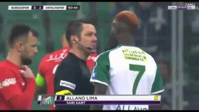 Player dies inside after trying to argue with referee