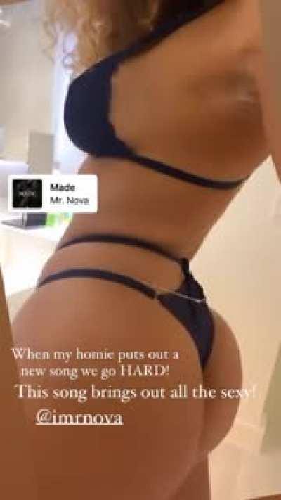 I can imagine how soft her skin is just from seeing this 😩