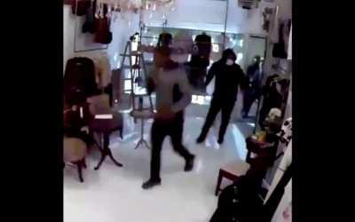 Looters caught on store camera - Philadelphia 26/27th October