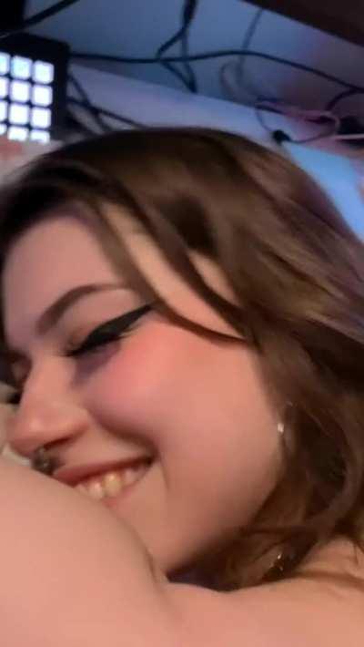 Twitch girl gone wild ( Her album Links in comments 👇🏻🔥)