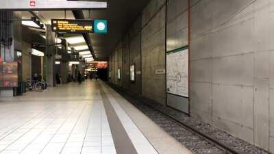 Frankfurt U-Bahn u4 Line operating 2 U5 50m units