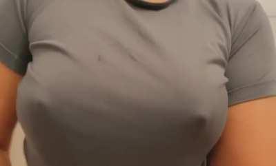 At my friend house and horny l, wanna sneak out and (f)