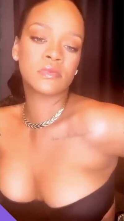 Rihanna - Bra Cleavage