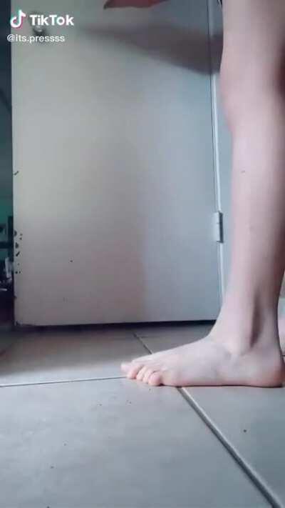 This poor woman was mobbed by an entire herd of smol evildoers!