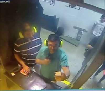 0:26 The mental capacity of a 3 year old good thing an adult was there