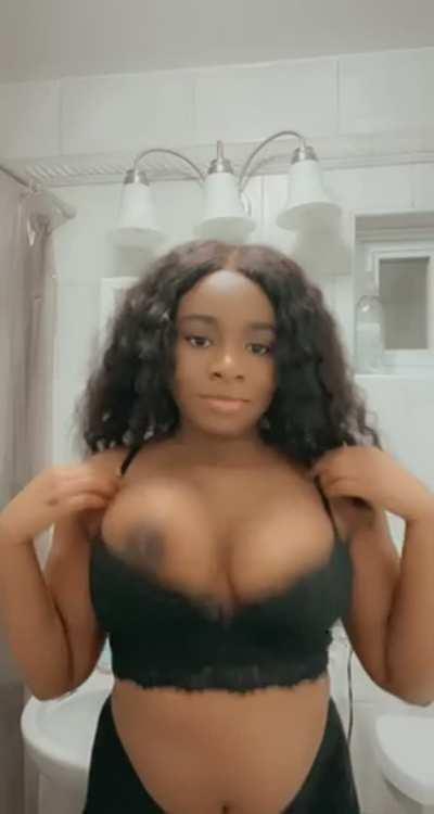 This top is not for bouncing tits