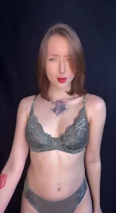 Do you think an older man would want to date me? Say yes if you would :)
