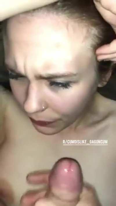 Disinterested Girlfriend Gets a Forced Facial and it Shows 💦