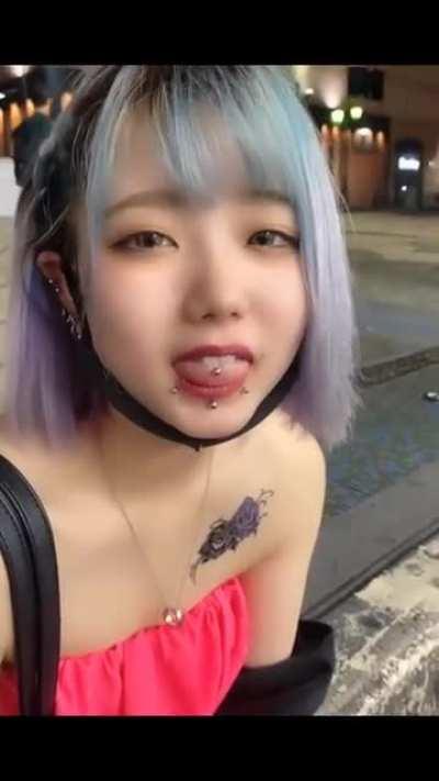 好可爱的小姐姐,顺便问问家人们提问的这个人是什么口音日语啊