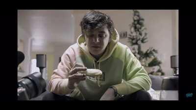 Short video of Ethan offending the British. I’m Canadian but I am partly British. Some of these made me gasp outloud. Video was pretty funny, but still horrifying 😅