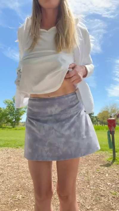 The perfect date for me involves sunshine & shenanigans on the golf course 🥰