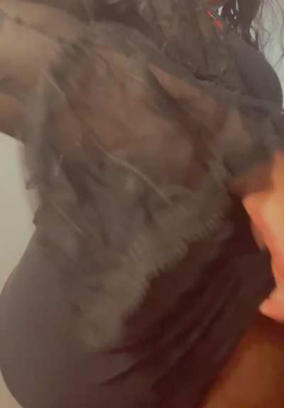 I post my tits more but I think my ass deserves a lil love to🍑