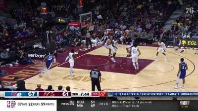[Highlight] The Sixers put on a ball movement passing clinic against Cleveland
