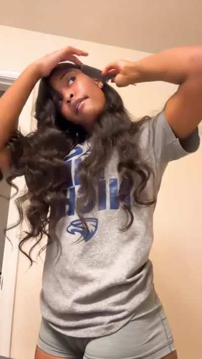 She eating dem Nike pros up 😍🤤