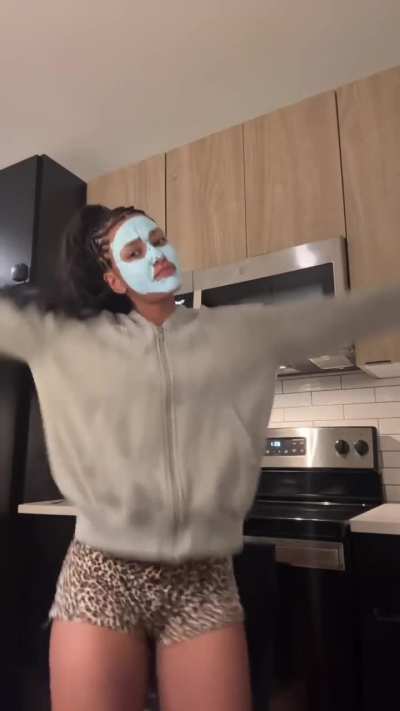 Wish she turned around in these...