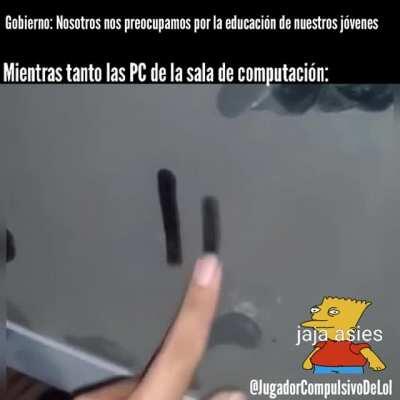 Una vez pusieron porno en la sala de computación XD